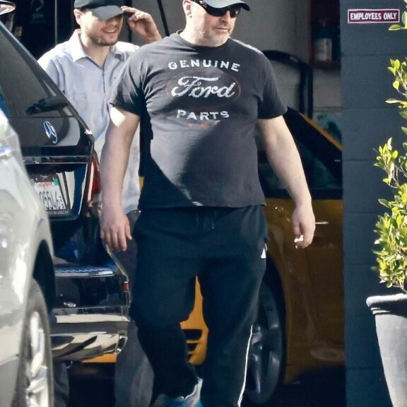 Matt oli lähtenyt ulos hyvin rennoissa vaatteissa. matt leblanc