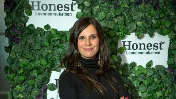 Näyttelijä Olga Temonen avautuu ottamastaan riskistä – ”Olen vähän niin kuin ihan oikeissa töissä” Olga Temonen
