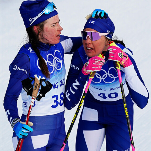 Kuvassa Suomen olympiamitalistit Kerttu Niskanen ja Krista Pärmäkoski. hiihto