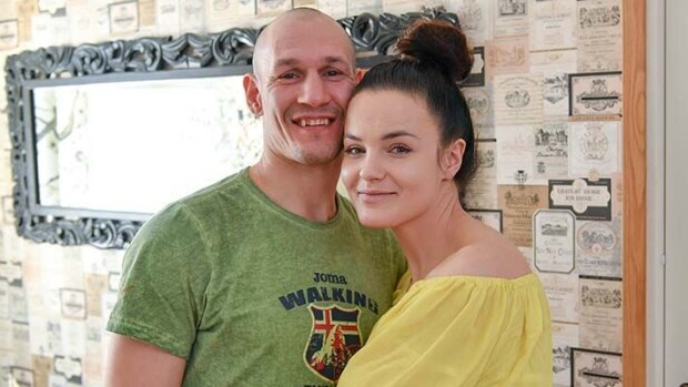 Nadia Ammourin ja Amin Asikaisen toinen kaksonen sai pysäyttävän diagnoosin hätäsektion jälkeen - Nadia itkee vauvan kohtaloa: 'Kohteleeko ihmiset häntä eri tavalla?' amin asikainen, nadia ammouri