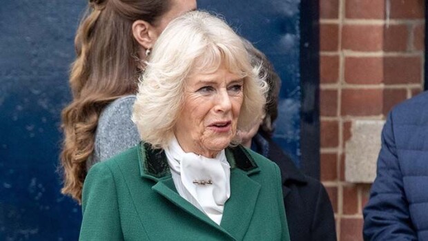 Yllätyspäätös! Kuningatar Elisabet haluaa Camillasta kuningattaren herttuatar camilla