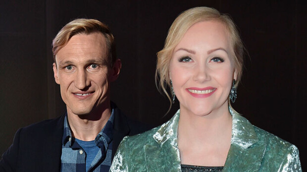 No oho! Emma Kimiläinen käyttää sängyssä Sami Hyypiän pelipaitaa Sami ja Emma