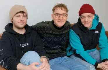Ennätyksiä rikkonut Justimusfilms kantaa Kummelin soihtua: ”Ihailemme Heikki Silvennoista” 