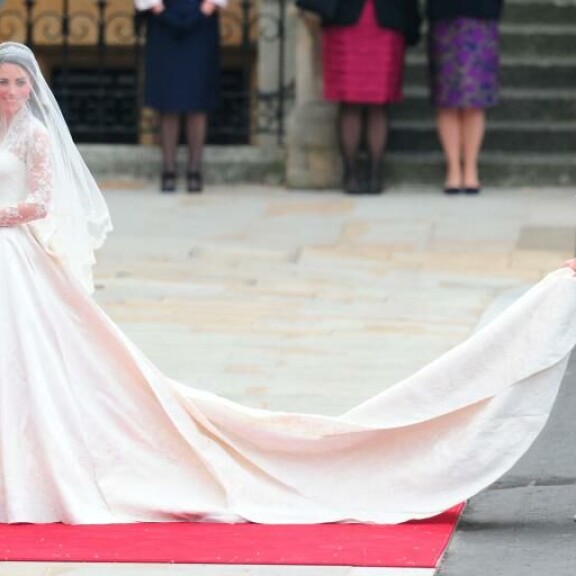Herttuatar Catherinen sisko Pippa keräsi häissä katseita näyttävässä asussaan siinä missä morsiankin. herttuatar Catherine, Pippa Middleton