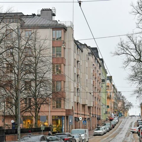 Ollin ja Miran kaupunkikoti sijaitsee Helsingin ydinkeskustassa. Ollin ja Miran kaupunkikoti sijaitsee Helsingin ydinkeskustassa.