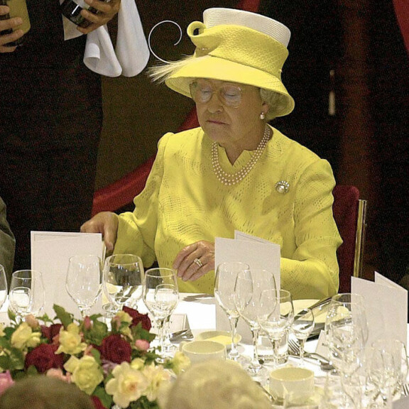Elisabet on tarkka ruokavaliosta ja ruokailutavoista. Kuningatar Elisabet
