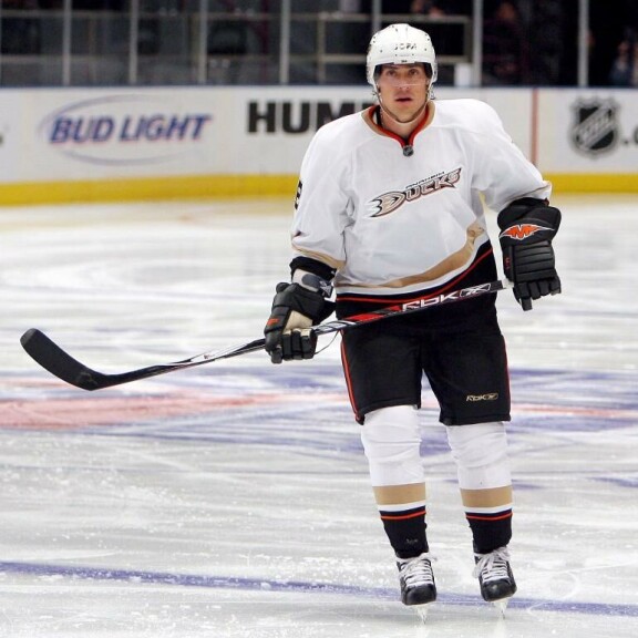 NHL-seura Anaheim Ducksin legenda Teemu Selänne on Suomen kaikkien aikojen jääkiekkoilija. NHL-seura Anaheim Ducksin legenda Teemu Selänne on Suomen kaikkien aikojen jääkiekkoilija.