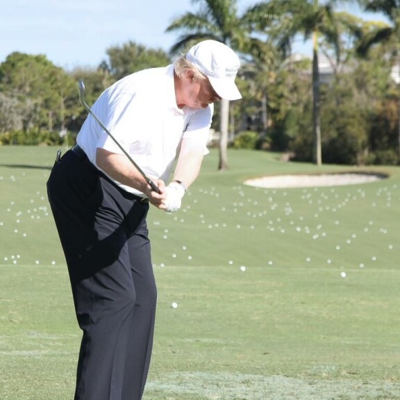 Donald Trump tykkää golfata. Aivan kuten Teemu Selännekin. Donald Trump tykkää golfata. Aivan kuten Teemu Selännekin.