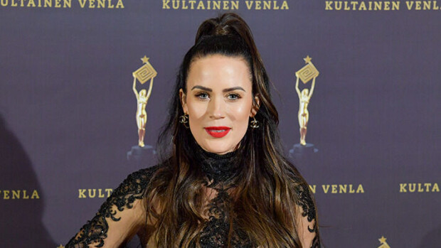 Paparazzi iski: Martina Aitolehteä puunattiin tunteja kauneusklinikalla – katso salakuvat lopputuloksesta! Martina Aitolehti