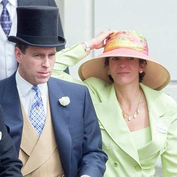 Prinssi saatteli Ghislaine Maxwellin Ascotin laukkakisoihin vuonna 2000. Prinssi Andrew ja Ghislaine Maxwell