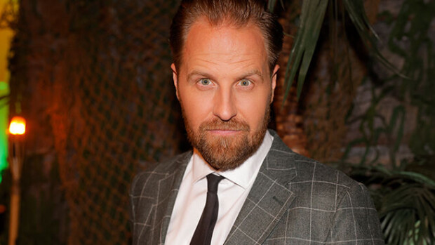 Tangokuningas viidakossa! Kyösti Mäkimattila lataa suoran mielipiteensä tosi-tv-ohjelmien selkäänpuukotuksista: 'Rajua peliä' Kyösti Mäkimattila