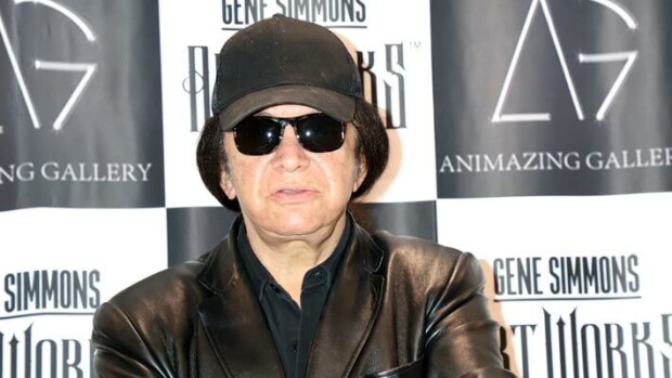 Kalifornian hylännyt Gene Simmons palasi Beverly Hillsiin – Kiss-legenda teki ällistyttävät talokaupat Gene Simmons