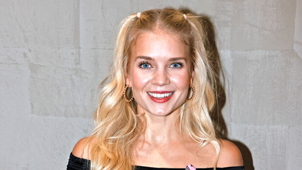 Upeat revontulet! Lotta Hintsa viihtyy askeettisessa mökissä Lapissa - katso kuvat lotta hintsa