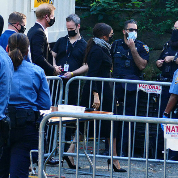 Yhdysvalloissa Harry ja Meghan maksavat omasta pussista poliisin turvakseen. Sussexin herttuapari Harry ja Meghan