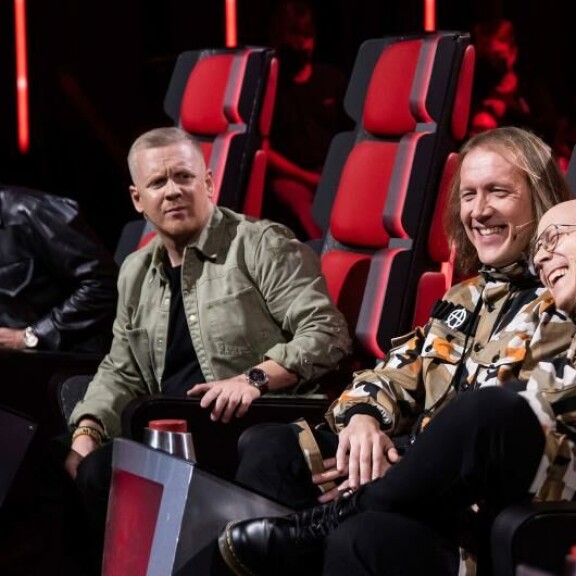 Räppäri Redraman ja Apulannan rokkikukkojen välillä nähtiin hersyviä hetkiä. Räppäri Redraman ja Apulannan rokkikukkojen välillä nähtiin hersyviä hetkiä.
