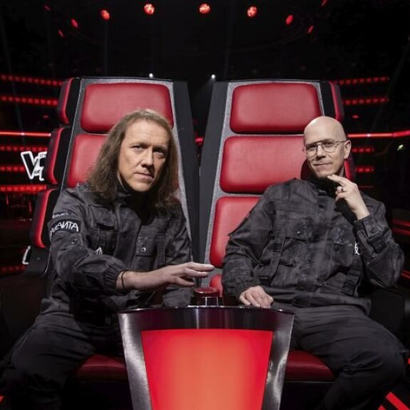 Sipe ja Toni muodotavat tutun tutkaparin The Voice of Finlandin tähtivalmentajina. Sipe ja Toni muodotavat tutun tutkaparin The Voice of Finlandin tähtituomareina.