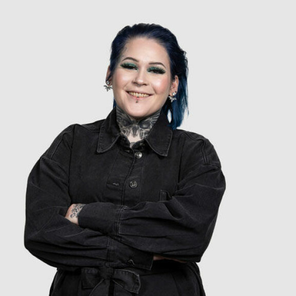 Julia Tervo laajentaa tosi-tv-kokemuksiaan nyt laulukisan puolelle. Julia Tervo laajentaa tosi-tv-kokemuksiaan nyt laulukisan puolelle.