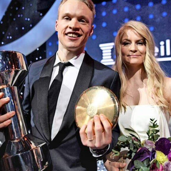 Iivon ja Saanan kotona ei hiihdosta juuri puhuta. – Toki hän tukee minua ja mahdollistaa tämän kaiken. Iivon ja Saanan kotona ei hiihdosta juuri puhuta. – Toki hän tukee minua ja mahdollistaa tämän kaiken.