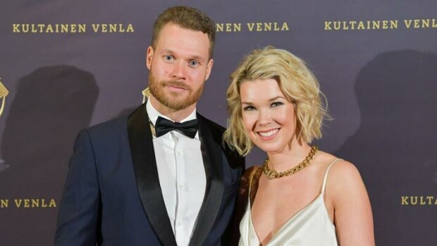 Viikon Kääk!-juorut: Tuija Pehkoselle ja Eero Ettalalle oli käydä köpelösti Ivalossa – kuva! Eero Ettala ja Tuija Pehkonen