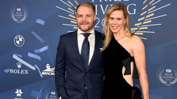 Mikä lomaparatiisi! Valtteri Bottas ja Tiffany-rakas upeissa maisemissa Australiassa Valtteri Bottas, Tiffany Cromwell