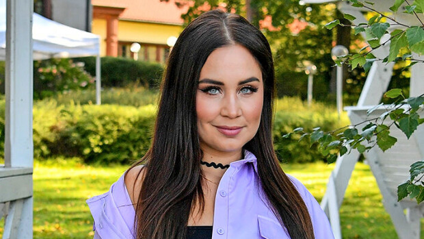 Rohkea kuvakulma! Anna Abreun nautinnollinen ilme kerää kehuja - 'Niinku kuvasta näkyy' Anna Abreu