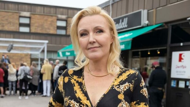 Sulkulomalla Espanjassa! Mari Perankoski ja Jouni Hynynen repivät huumoria kurjasta tilanteestaan Mari Perankoski