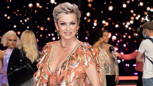 Helena Ahti-Hallbergin lomalla yllättävä käänne: 'Hups, rouva tais nukahtaa...' Helena Ahti-Hallberg