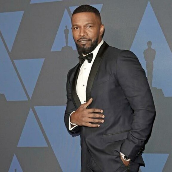 Leonardo DiCaprio esti humalaisen hukkumasta, Benedict Cumberbatch sankarina Lontoon kaduilla – Hollywood-tähdet ovat myös pelastajia Jamie Foxx