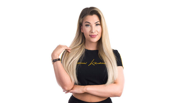 BB-Lauran takapuoli kirvoitti julmia kommentteja, nyt vastaa tähti itse: 'Meidän jouluun se pylly kuuluu' Laura Luoto