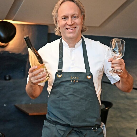 Vuosi 2022 alkaa energisyyttä ja itsevarmuutta uhkuen. – Uudesta vuodesta tulee hieno, kape vakuuttaa. Vuosi 2022 alkaa energisyyttä ja itsevarmuutta uhkuen. – Uudesta vuodesta tulee hieno, kape vakuuttaa.