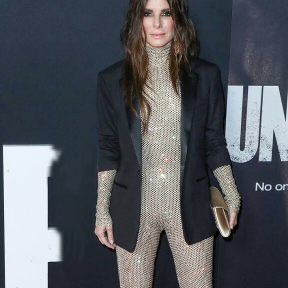 Sandra Bullock suhtautuu yhä äärimmäisen suojelevasti lapsiinsa. – Pelkään kaikkea koko ajan. Välillä saatan herätä keskellä yötä ja käydä tarkistamassa, että he hengittävät. Sandra Bullock suhtautuu yhä äärimmäisen suojelevasti lapsiinsa. – Pelkään kaikkea koko ajan. Välillä saatan herätä keskellä yötä ja käydä tarkistamassa, että he hengittävät.