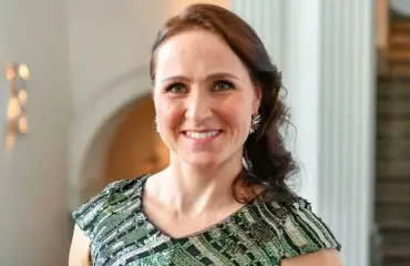 Hiihtolegenda Aino-Kaisa Saarinen odottaa vauvaa! Kertoi ilouutisesta Ylen suorassa lähetyksessä