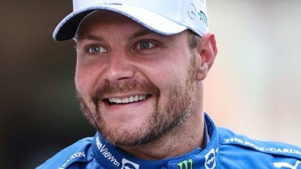 Onko tämän jouluisampaa asustetta? Valtteri Bottaksen erikoisessa kypärässä viittaus Tiffany-kultaan Valtteri Bottas
