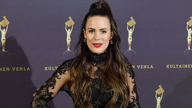 Yllätyspäätös! Martina Aitolehti lähtee opiskelemaan Martina Aitolehti