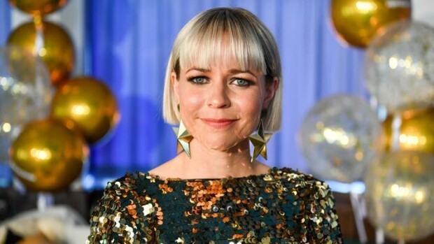 Shokki-ilmoitus, yllätysmuutto ja suhdekäänteitä – muistatko nämä vaiheet nelikymppisiä juhlivan Paula Vesalan uralta? Paula Vesala