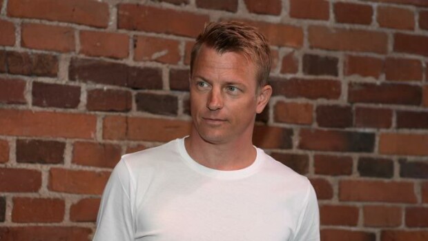 Kimi Räikkönen lyö F1-ajohanskat naulaan – tuleeko maailman suosituimmasta suomalaisesta varikkoisukki? Kimi Räikkönen