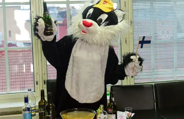 Vielä ehdit Alkoon! Tässä on Linnan juhlien salattu booliresepti - voit yllättyä!
