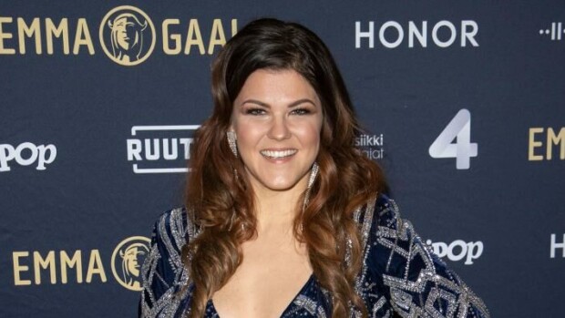 Saara Aalto tilittää pettyneenä koronapassista: 'Omaan arvomaailmaani ei kuulu...' Saara Aalto