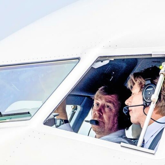 Oho! Hollannin kuningas Willem-Alexander yllätti lentokoneen ohjaamossa – kuva! Willem-Alexander