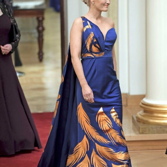 Mikä mekko! Seiska kokosi listan Linnan upeimmista asuista - Sanna Marin, Anna Puu ja Robin... Satu Taiveaho