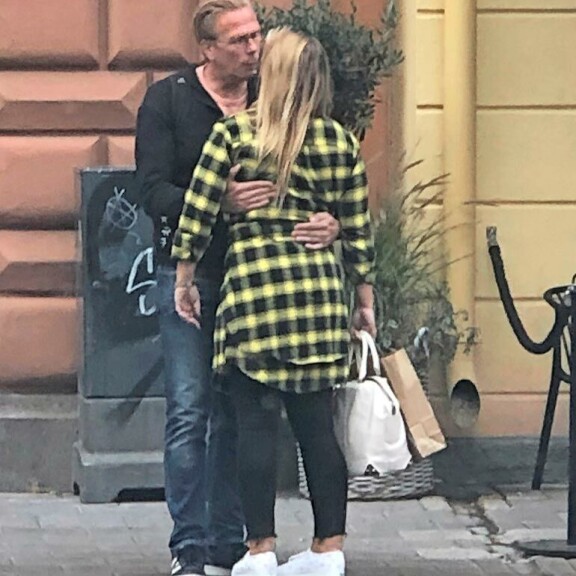 Avointa pussailua kadulla! Tässä on näyttelijä Jukka Rasilan uusi rakas – paparazzikuvat! Jukka Rasila