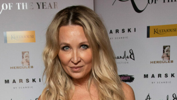 Keimailee keskellä koronakohumaata! Susanna Penttilä matkusti pelättyyn Etelä-Afrikkaan – seuraajat huolissaan: ”Tuu pois sieltä ennen kuin..” Susanna Penttilä