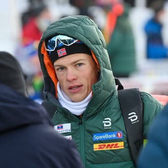 Johannes Hösflot Kläbo jäi Rukalla täysin telineisiin. Eroa Iivoon syntyi yli 40 sekuntia. Kläbö antoi hieman vähättelevän kommentin Iivosta.