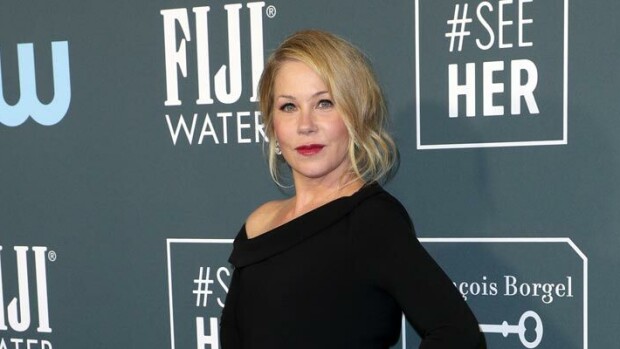 Syöpä ja MS-tauti varjostavat elämää – Christina Applegate täyttää 50 vuotta Christina Applegate