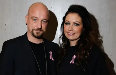 Vaaleanpunainen unelmatalo myyty! Suuresta surusta toipuvat Sami ja Varpu Hintsanen rakentavat uutta taloa Akaalla - Sami Apu-lehdelle: ”Enää en haluaisi muuttaa kaupunkiin”