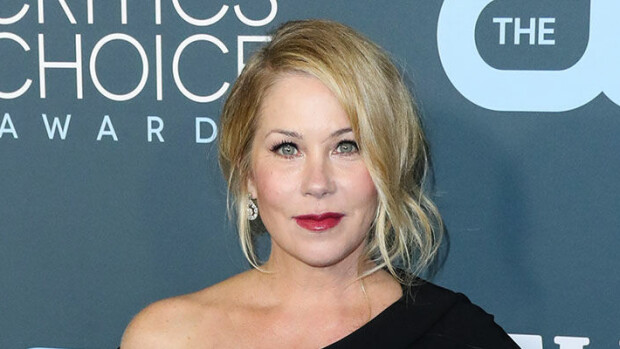 Tiesitkö? 50 hauskaa faktaa Pulmuset-kaunotar Christina Applegatesta: telkkarissa jo vauvana, valtava omaisuus, lyhyempi kuin Tom Cruise... Christina Applegate