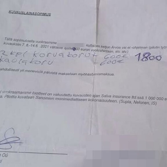 Kuvausesineitä lainatessaan Sanna käytti Sanomien nimeä hyväkseen. Kuvausesineitä lainatessaan Sanna käytti Sanomien nimeä hyväkseen.