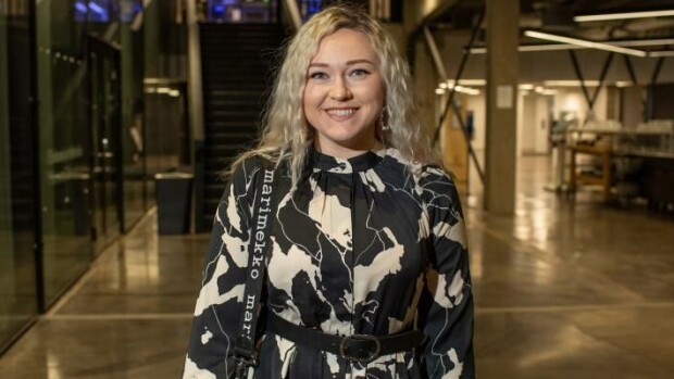 Paljastuiko Ensitreffit alttarilla -sarjan lopputulos etukäteen? Karl ja Venla yhdessä TTK:n kulisseissa Venla, ensiterffit alttarilla