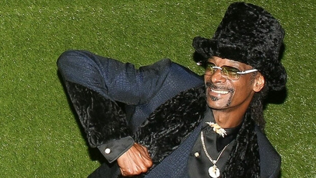 Snoop Dogg keikalle Suomeen! Viisikymppisiä vastikään viettänyt veijariräppäri on aktiivinen somettaja: perhe-elämää, klassikkoautoja ja alati käryävä jatsitupakki snoop