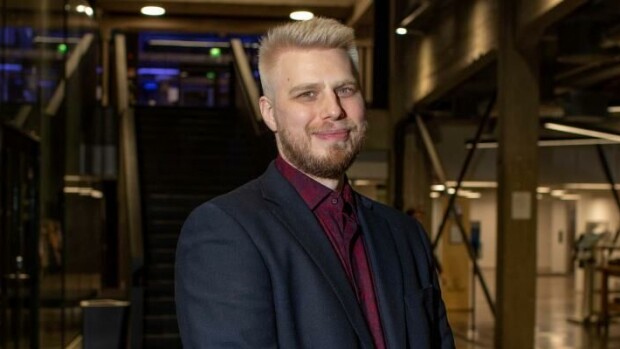 Suosio yllätti Ensitreffit alttarilla ohjelman Karlin: 'Jotkut saattavat tsempata tai sanoa tykänneensä minusta ja Venlasta' Karl, Ensitreffit alttarilla